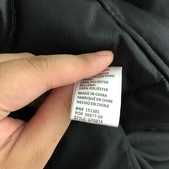 Good American Sherpa Faux Leather Puffer Cocoon in Black Size Medium - Picture 15 of 16